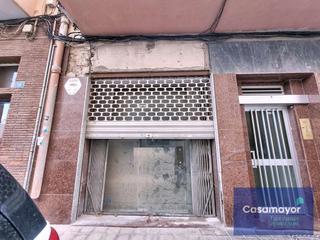 Local Comercial en Calle Capitán Amador