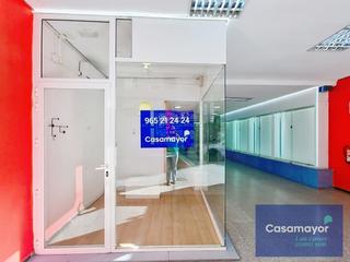 Local Comercial en Calle Ángel Lozano