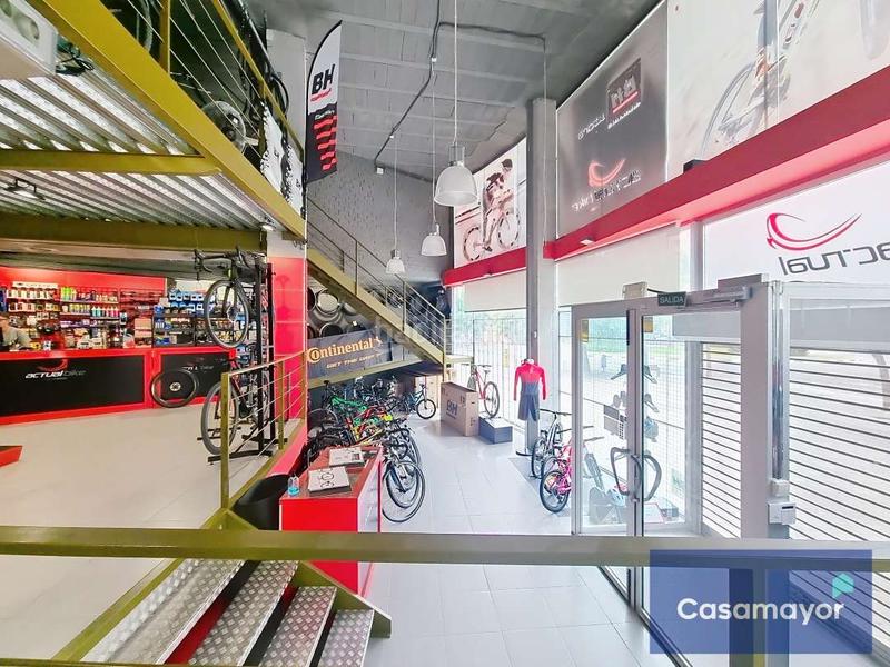 Foto 1d8f4787-8bcd-4230-a114-6ed192de514c. Business premise in Paus - Polígono San Blas Alicante