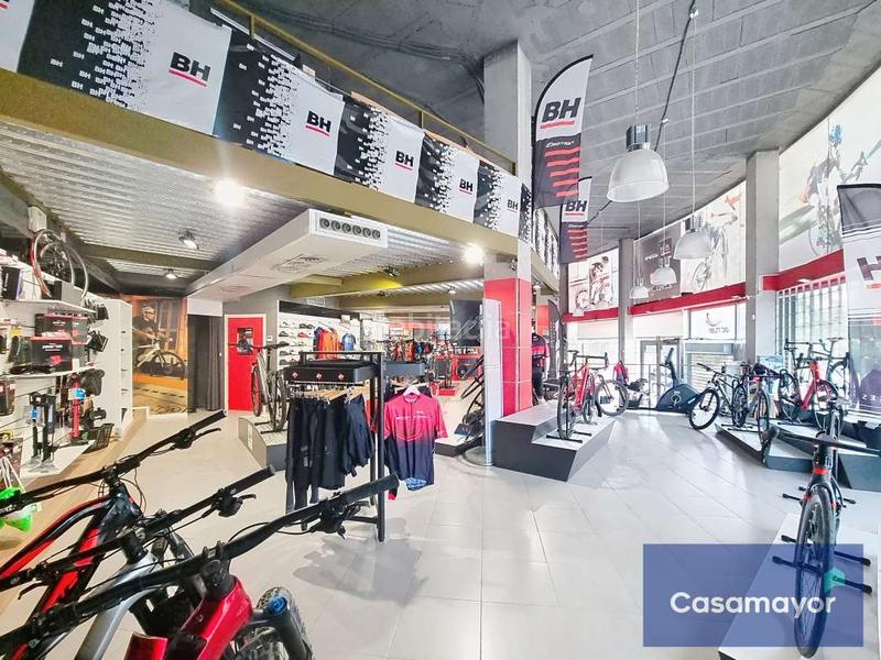 Foto 57eb536a-d04d-4155-9847-6281e3f98b3c. Business premise in Paus - Polígono San Blas Alicante