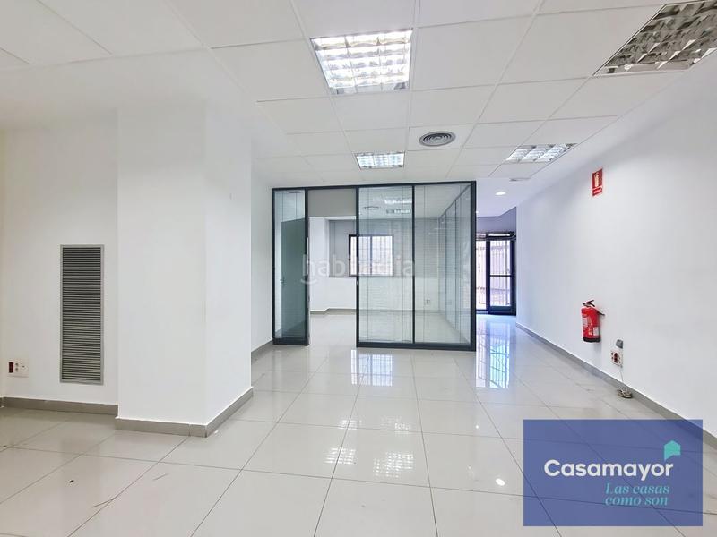 Foto 26a37ab2-03e7-4e4c-9643-3c99527d0488. Alquiler local comercial amplio local comercial situado en glorieta rodolfo llopis gran vía en Alicante