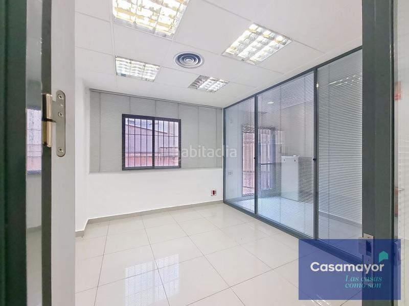 Foto 4ec4f2df-8495-4c73-8616-9f872472d189. Lloguer local comercial a Altozano - Conde Lumiares Alicante