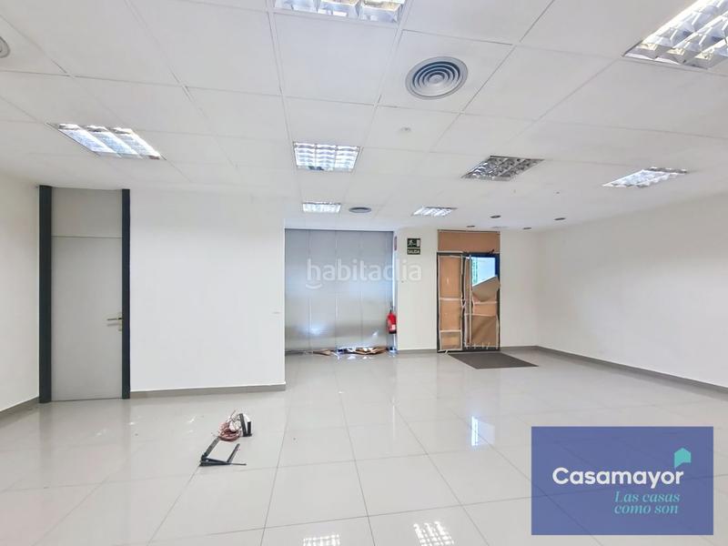 Foto ab5643fd-773d-425c-a5c2-a800bcef697b. Lloguer local comercial a Altozano - Conde Lumiares Alicante