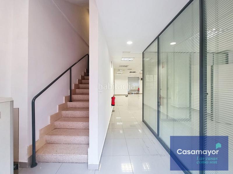 Foto 5119d140-7bd3-4998-8d83-06e4a1186e46. Location local commercial dans Altozano - Conde Lumiares Alicante