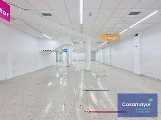 Location Local commercial  Carrer pintor lorenzo casanova. Local comercial en alquiler con gran superficie situado en la ca