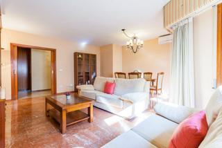 Lloguer Pis  Carrer sant joan bosco. Estupendo piso de 4 dormitorios en alquiler  entre diputación y