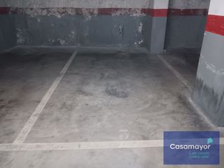 Lloguer Aparcament cotxe a Avenida catedratico soler 1. Amplia plaza de garaje con rampa