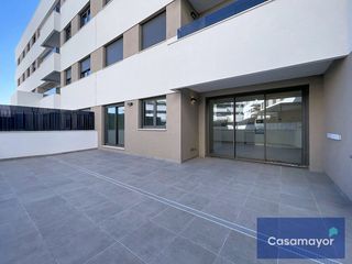 Flat  Carrer joaquim gonzàlez i caturla. Bajo a estrenar con terraza 48 m2 en nou nazaret y excelentes ca