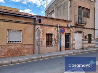 Casa  Carrer de santa caterina 32. Casa de pueblo con gran potencial y posibilidad de 3 plantas  át