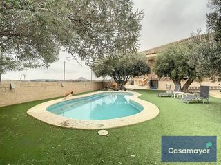 Xalet a Calle acacias 24. Chalet a la venta en zona de los girasoles