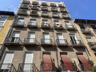Lloguer Pis  Calle manuel antón. Piso reformado en alquiler en el centro de la ciudad