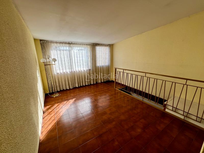 Foto fa79ca5f-b5bb-4f67-9dba-1a9d291c2dc7. Casa amb calefacció aparcament a Centre Sabadell