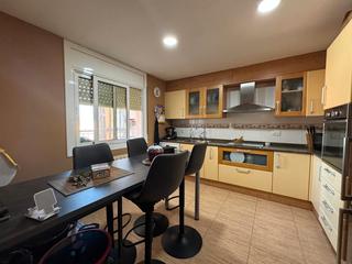 Piso  Carrer del doctor ferran. Ideal parejas