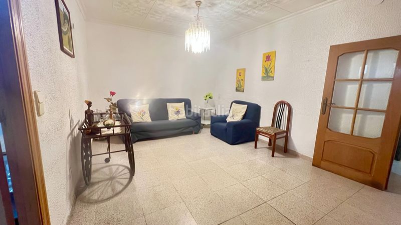 Foto 044d43f4-4b64-4e38-8da1-baed30906ea2. Casa amb aparcament a Poble Nou Terrassa