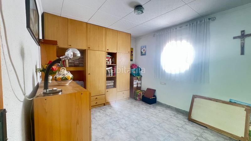 Foto 77a271aa-8239-4c95-9529-fc9f52989256. Casa amb aparcament a Poble Nou Terrassa