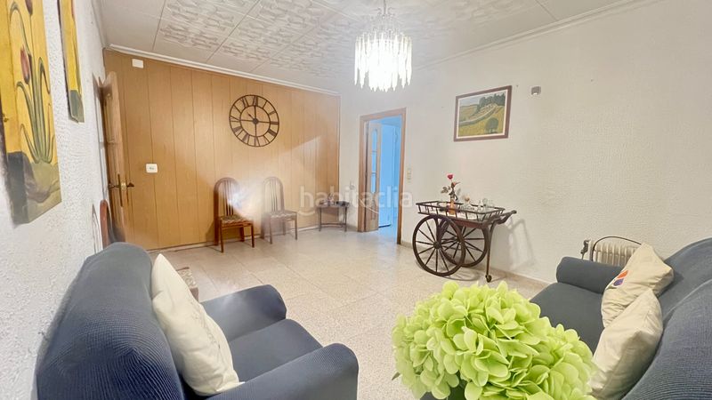 Foto bee37f88-617a-42e3-9f3c-5d0ff743cccf. Casa amb aparcament a Poble Nou Terrassa