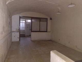 Casa a Nou 8. Casa en el centro en venta