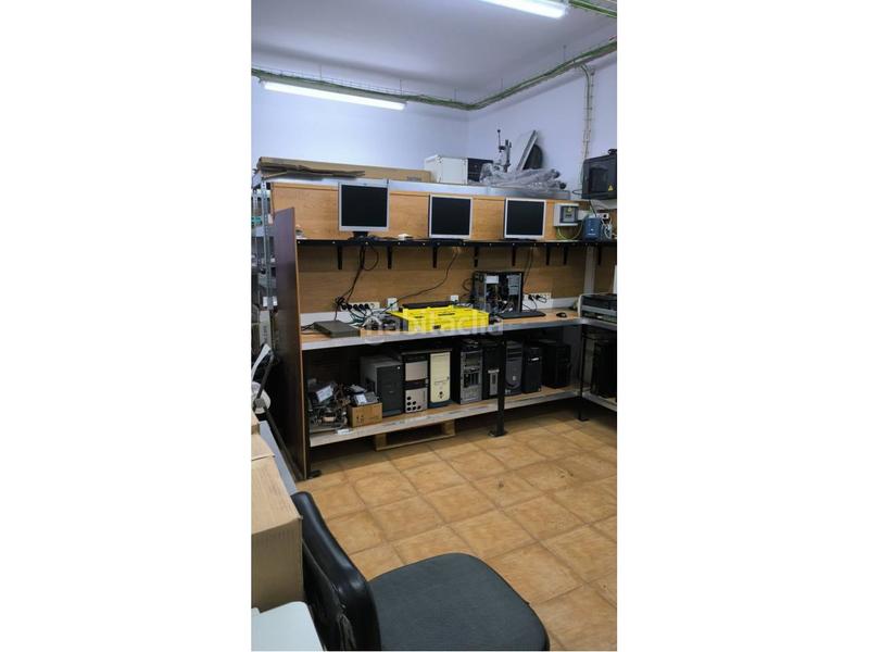 Foto cd857765-930e-40a1-b04d-4668bceca40e. Affitto locale commerciale in ribot i serra 143 in Sabadell