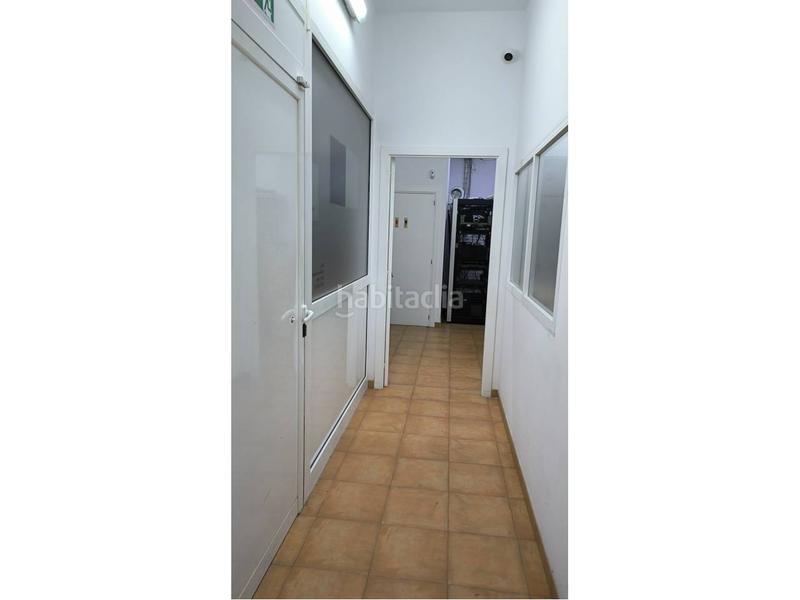 Foto edf2c287-5b03-4832-855b-4caacba1ffb4. Affitto locale commerciale in ribot i serra 143 in Sabadell