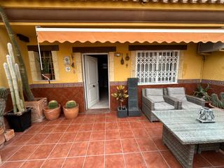 Maison  Calle juan carbajo santos 19. Bungalow en los montesinos – a 15 min. de las playas de guardama