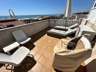 Casa a Avenida de la libertad 48. Bungalow con vistas al mar