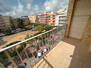 Piso en Carrer les vinyes 122. Apartamento de 137 m2, a 500 metros del mar