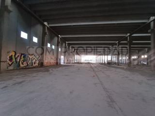 Rent Industrial building in Bunyola. Nave industrial con 8.000 m2 construidos y 21.144 m2 de solar en