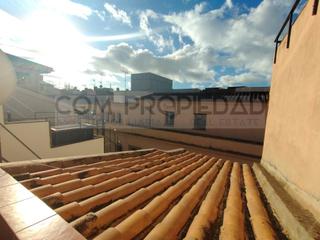 Edifici a La Llotja-Born. Edificio completo semirenovado 221 m2 en el corazón de la lonja