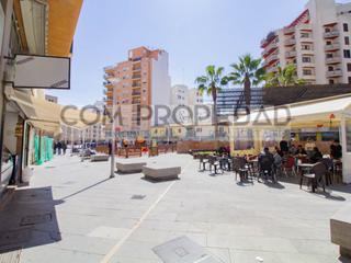Local Comercial en El Fort. Local comercial con licencia cafetera y 371 m2 en plaza madrid