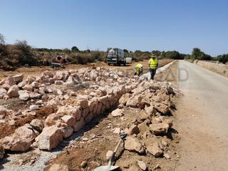 Terreno residencial en Llucmajor Interior. Terreno rústico de 56.989 m con licencia de obra en trámite fina