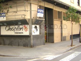 Geschäftsraum in Pere Garau. Amplio local comercial en esquina junto a c aragón