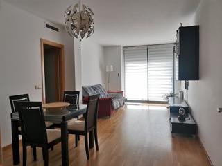 Pis  Carrer maternitat d'elna. Piso de 3 dormitorios con plaza de garaje incluida al precio.