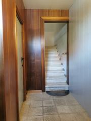 Pis a Carrer de la creu guixera 42. Se ven local comercial ext a pati amb pis de 2 habs per reformar