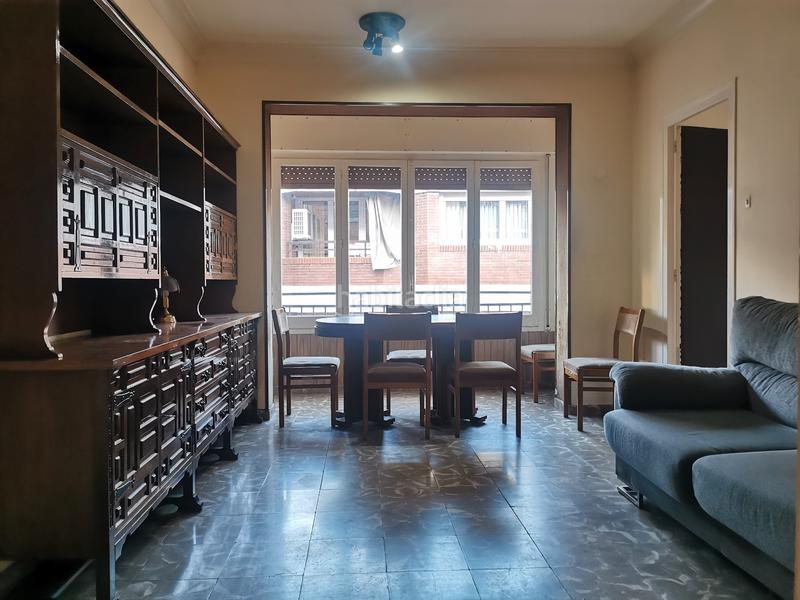 Foto 5720c776-cc8e-45f4-aaf1-7cc97c557738. Pis a Plaça Catalunya Manresa