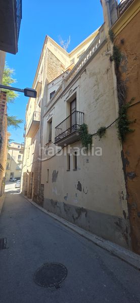 Foto e2b6ba60-4dd3-4666-bcd5-9b0bd2e70e75. Edifici a carrer de sant miquel 35 a Barri Antic Manresa