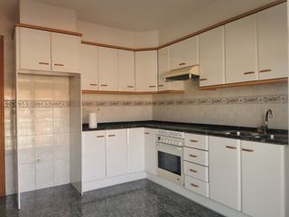 Duplex  Carrer de francesc moragas. D�plex molt ben conservat amb 4 habitacions,2 terrasses m�s 2 ba