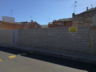 Terreny residencial  Carrer de bertí. Solar a 2 calles