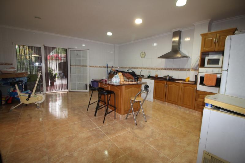 Foto 330d9c58-575a-4d03-82f7-1ebc9fde6014. Chalet avec parking piscine dans Catadau