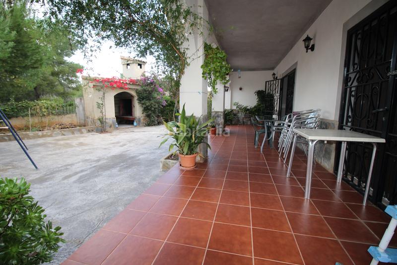 Foto 6c8e6996-fd25-4b57-956a-7eb205eb6c06. Chalet avec parking piscine dans Catadau