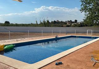 Chalet à Carlet. Chalet zona club de tenis