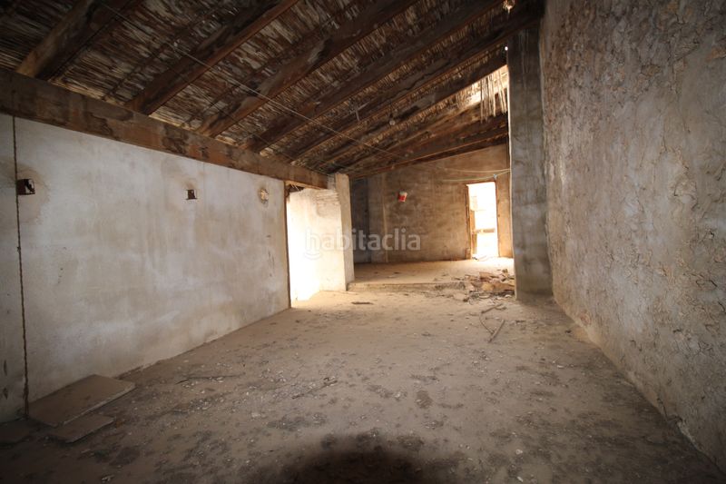 Foto 0d96da55-6a8e-442e-9f79-138388e4b49a. Casa amb xemeneia a Carlet