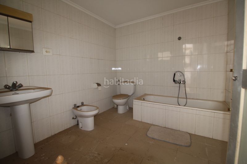 Foto a3f7607a-ac46-490a-9b88-1d7fadef30ae. Casa amb xemeneia a Carlet