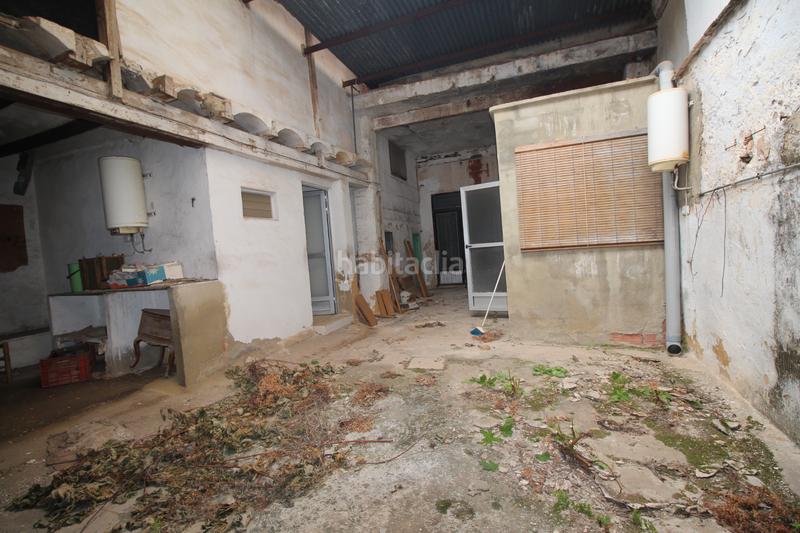 Foto 27ad880f-de1f-40cc-8bc9-1f2ac2eec294. Casa  con mucha fachada zona centro en Carlet