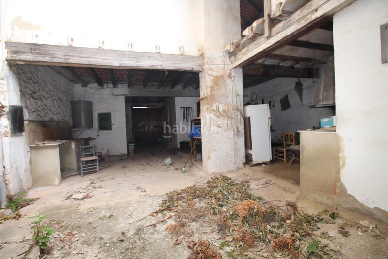 Foto c2498ad8-8c40-4759-b64b-02b36942d4d0. Casa  con mucha fachada zona centro en Carlet