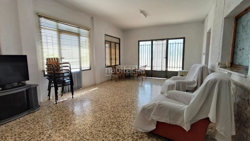 Foto d255244c-8473-45b8-b8cf-bfce09bd66f4. Xalet amb xemeneia piscina a Carlet