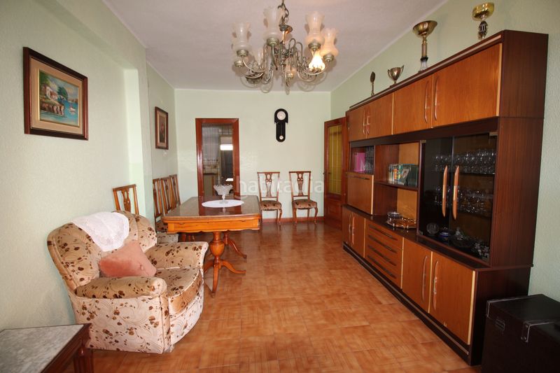 Foto a670ca7d-70fd-46f9-aa99-3ad26b42be36. Planta baixa amb aparcament a Carlet
