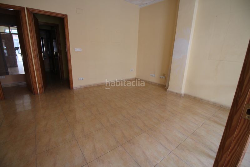 Foto ec42a48c-9870-4494-a42e-d01b73795140. Casa amb xemeneia aparcament a Carlet