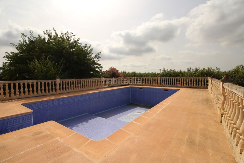 Foto 6671acdf-7f00-4f3d-8e5f-7e7054f2532f. Xalet amb xemeneia aparcament piscina a Benimodo