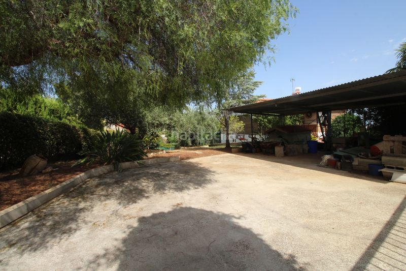 Foto ddc82fb9-2277-45fa-b454-5fdf9c919415. Chalet  en Catadau