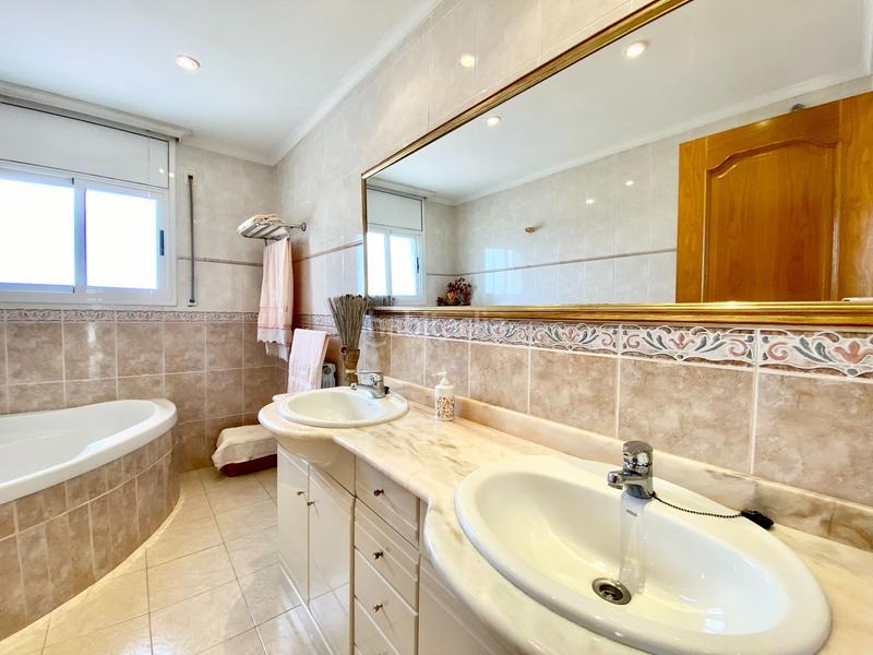 Foto 494a2930-74f0-4aa0-93fc-3a4c34e1eeb9. Casa en venta chalet independiente en la llosa cerca del mar. en Cambrils